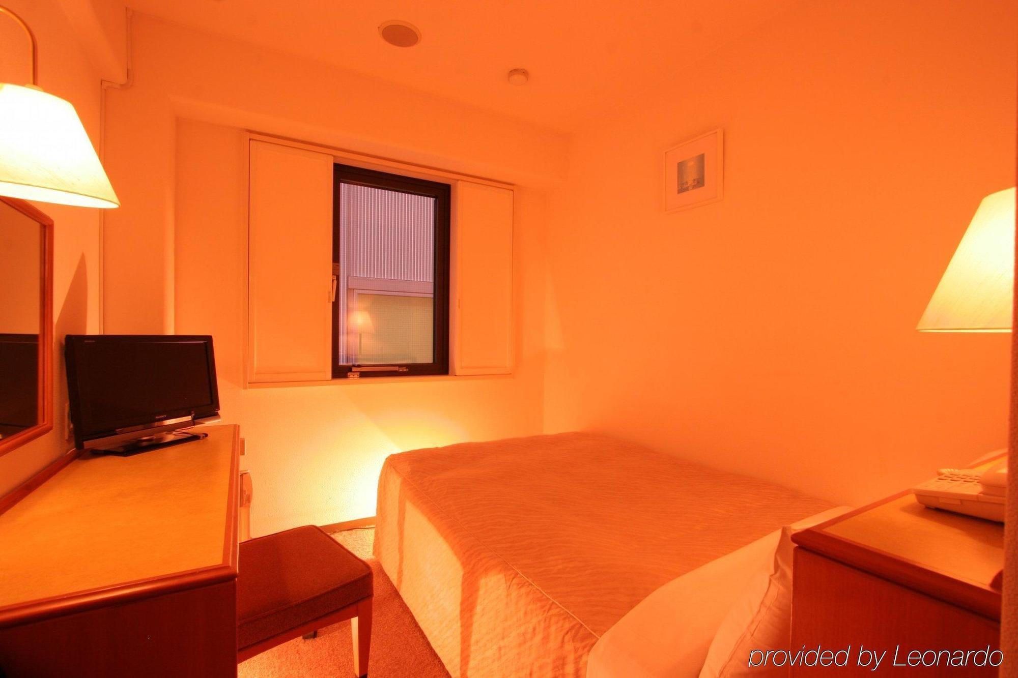 Via Shin West Hotel 3*